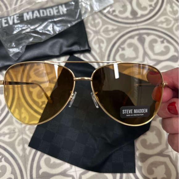 NEW Steve Madden Santana Aviator Sunglasses with yellow tone lenses - Picture 1 of 8